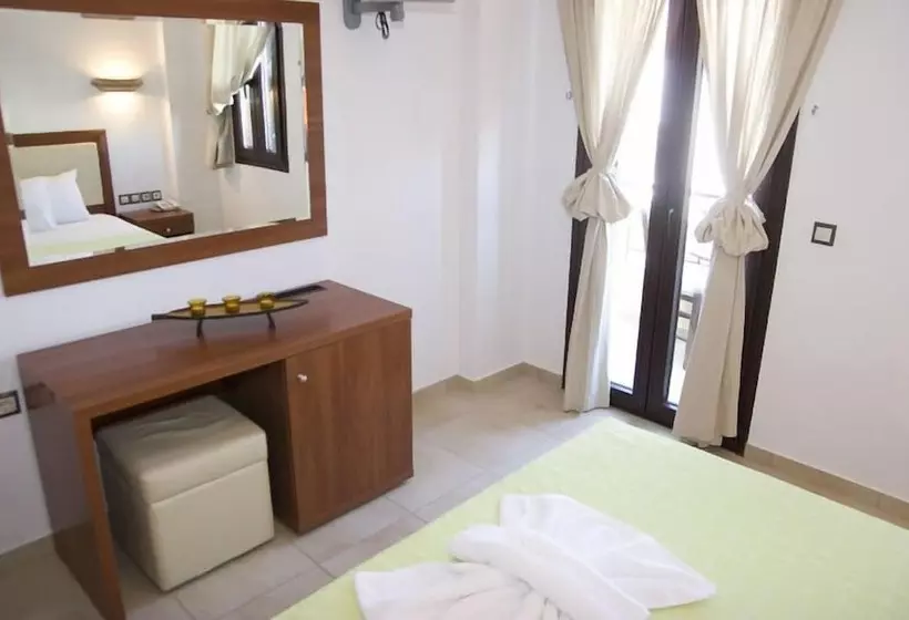 ホテル Berdoussis