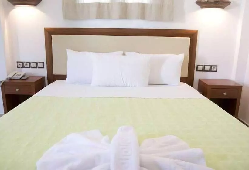 ホテル Berdoussis