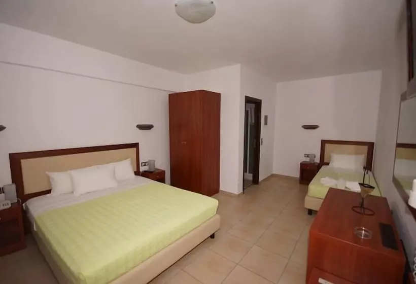 ホテル Berdoussis