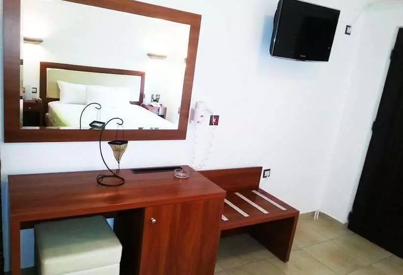 ホテル Berdoussis