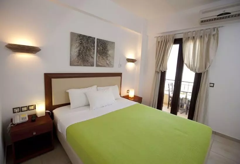 ホテル Berdoussis