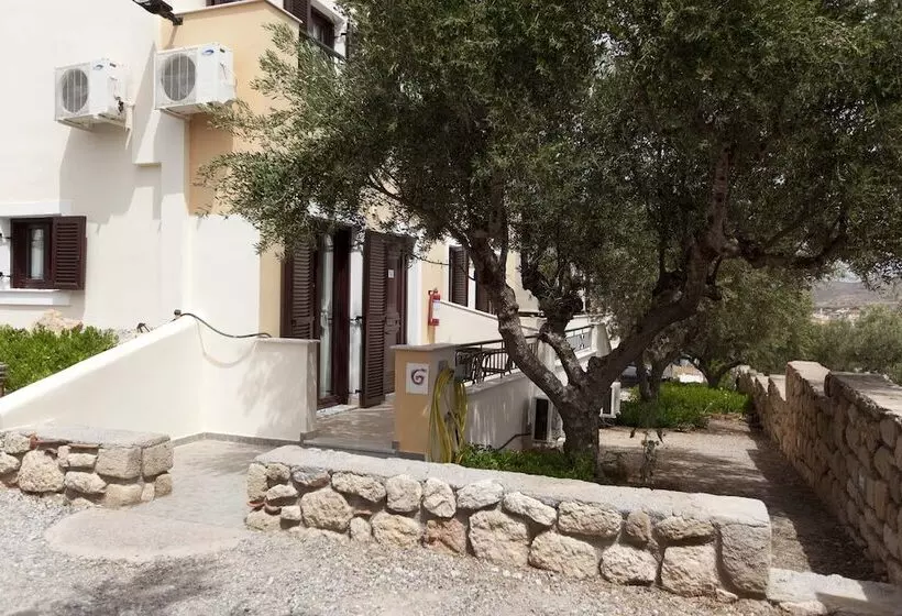 ホテル Berdoussis