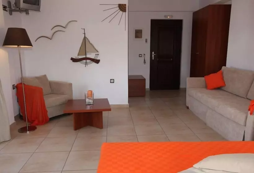 ホテル Berdoussis