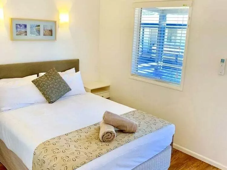 هتل Sunset Beach Holiday Park