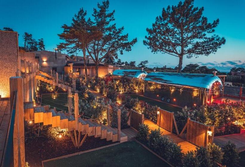 تختخواب و صبحانه Charm Nature