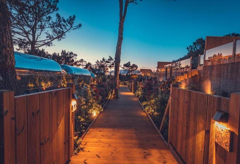 تختخواب و صبحانه Charm Nature