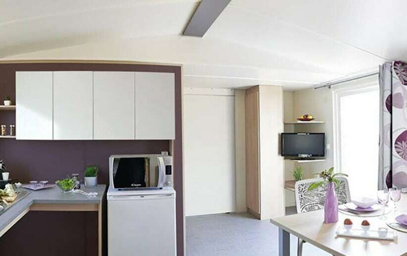 فندق Camping Le Chateau De Rochetaillée