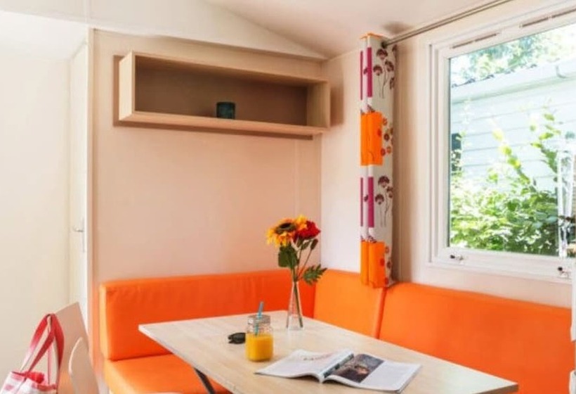 فندق Camping Le Chateau De Rochetaillée