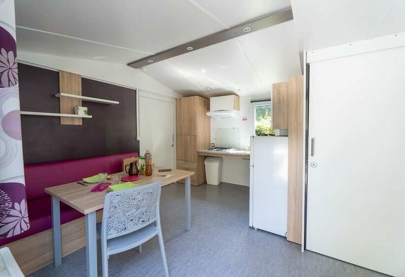 فندق Camping Le Chateau De Rochetaillée