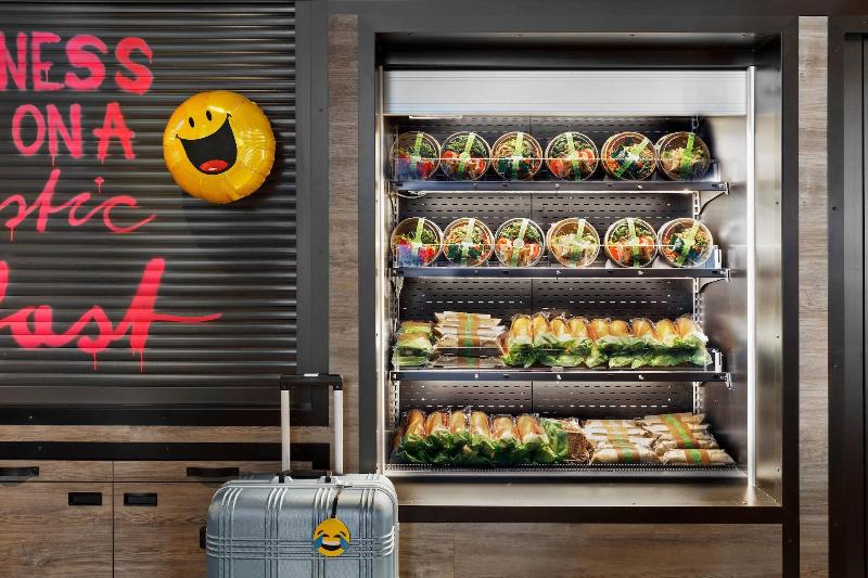 ホテル Moxy Bern Expo