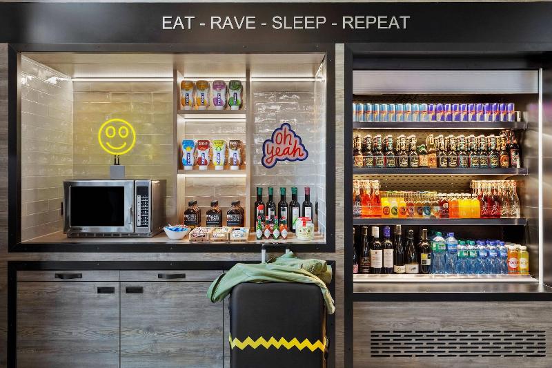 ホテル Moxy Bern Expo