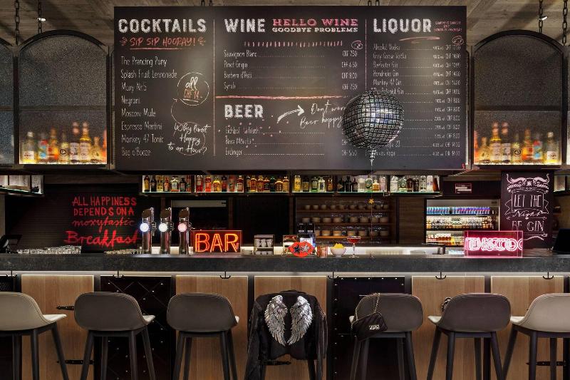 ホテル Moxy Bern Expo