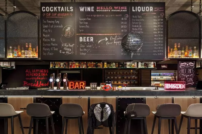 ホテル Moxy Bern Expo