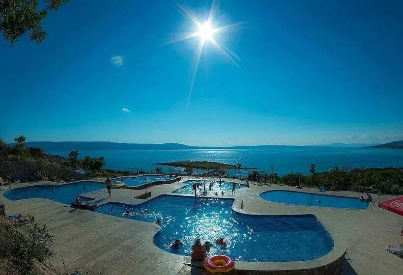 Hotelli Mobile Homes Camp Klenovica