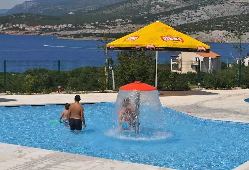 Hotelli Mobile Homes Camp Klenovica