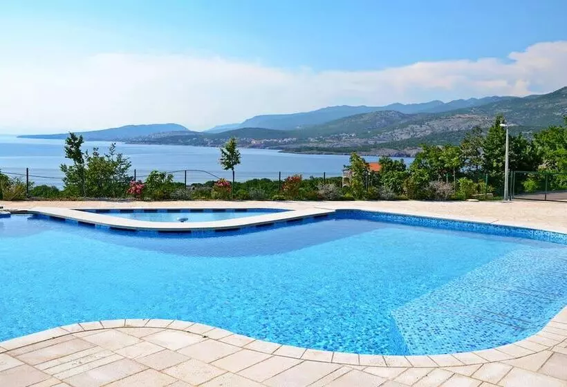 Hotelli Mobile Homes Camp Klenovica