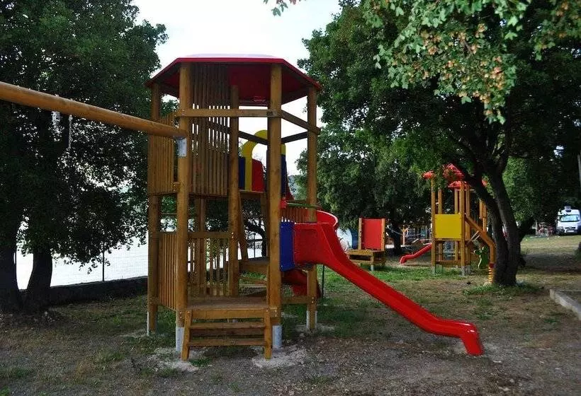 Hotelli Mobile Homes Camp Klenovica