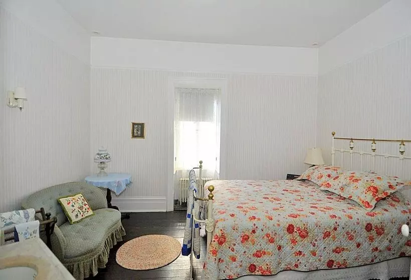 Manor At Berkeley Springs