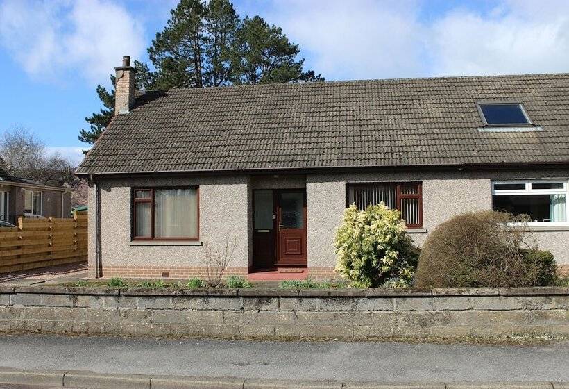 Newholme Self Catering Bungalow