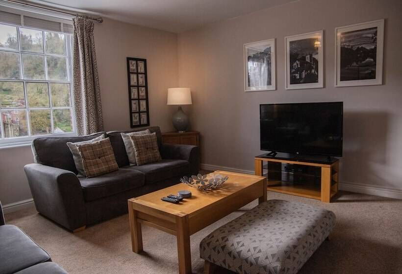 리조트 Ironmasters House