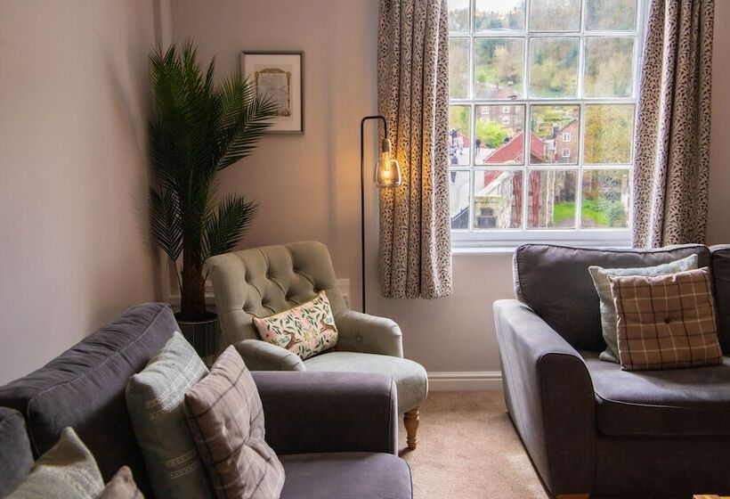 리조트 Ironmasters House