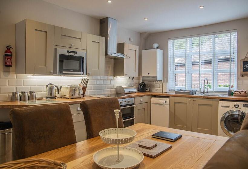 리조트 Ironmasters House