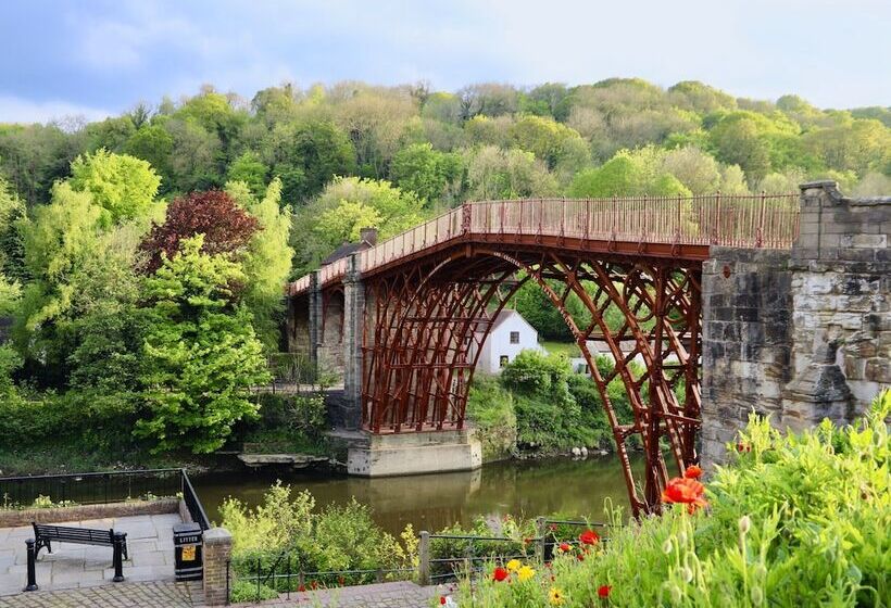 리조트 Ironmasters House