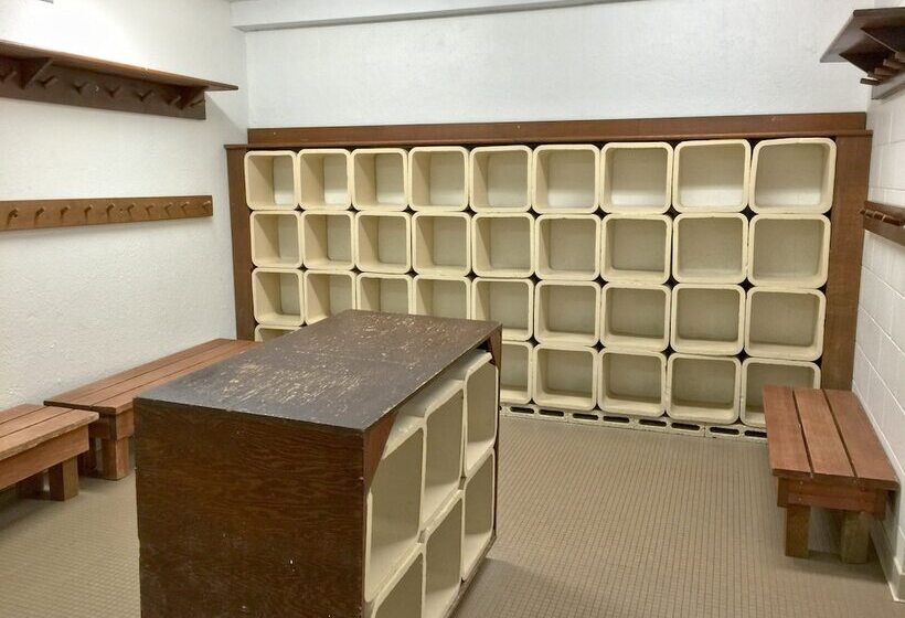 28sw   Fireplace   Dishwasher   Washer/dryer   Sleeps 4