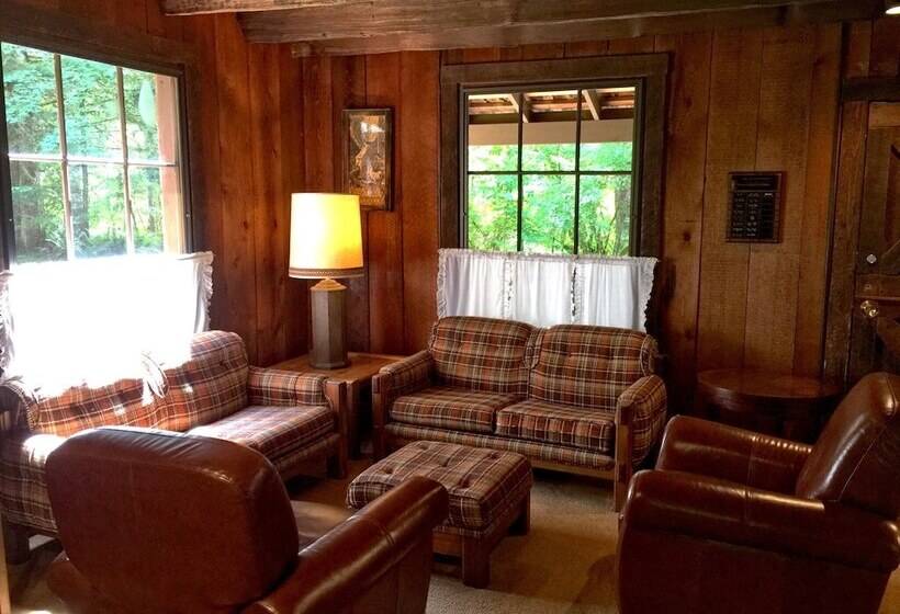 28sw   Fireplace   Dishwasher   Washer/dryer   Sleeps 4