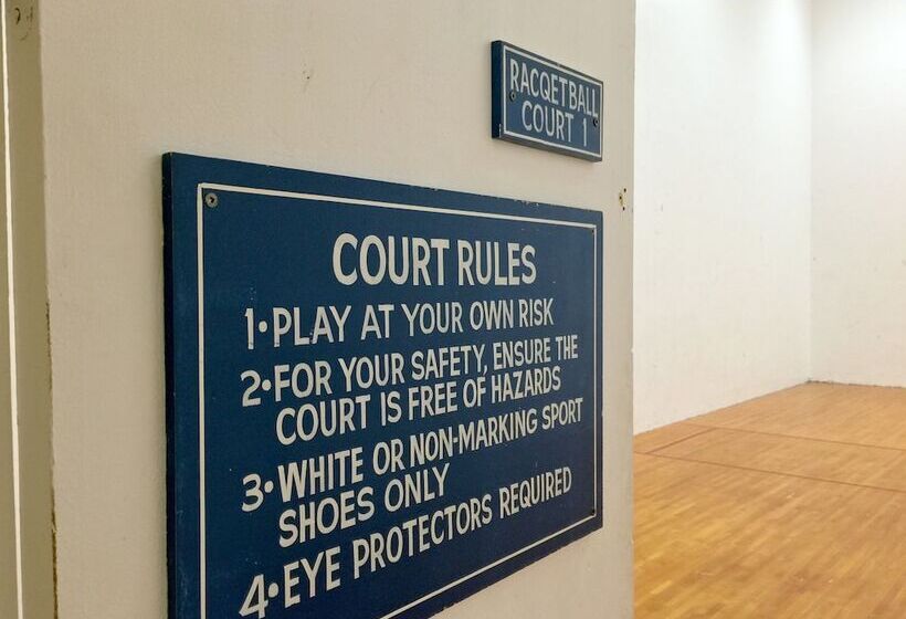 28sw   Fireplace   Dishwasher   Washer/dryer   Sleeps 4