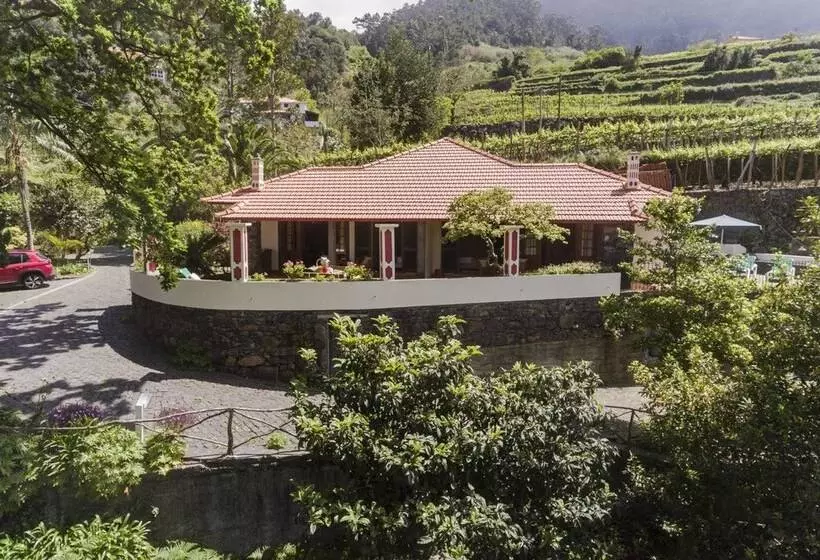 Casa Do Lanço I By An Island Apart