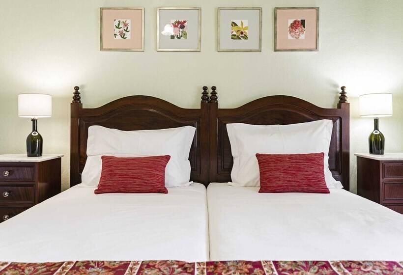 Casa Do Lanço I By An Island Apart