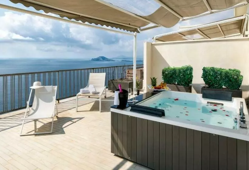 Hostelli Grand Hotel Serapide