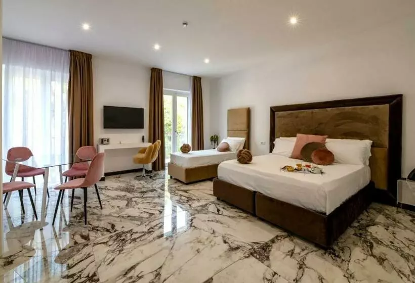 Hostelli Grand Hotel Serapide