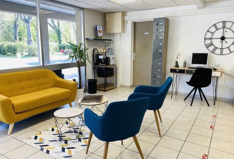 هتل Camping Du Pont D Avignon