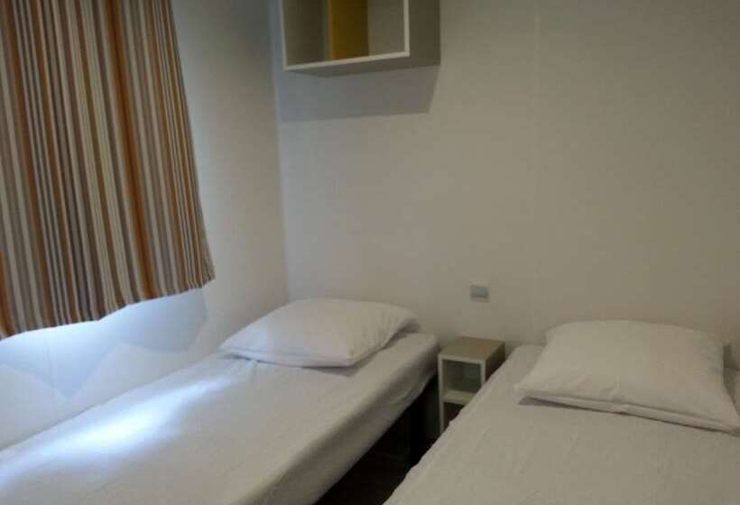 هتل Camping Du Pont D Avignon