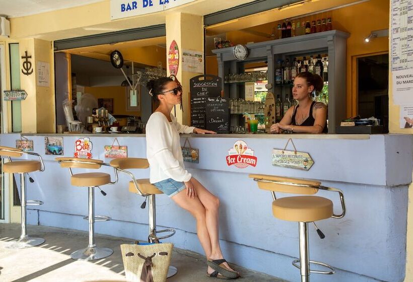 هتل Camping Du Pont D Avignon