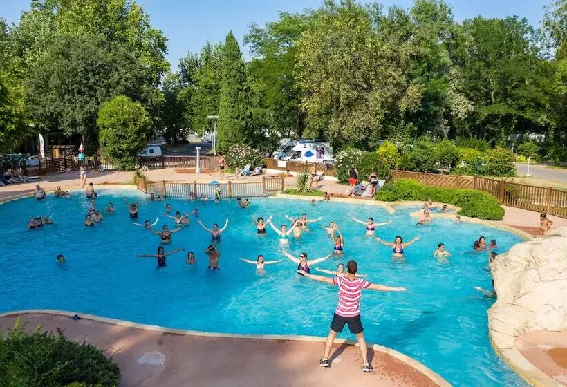 هتل Camping Du Pont D Avignon