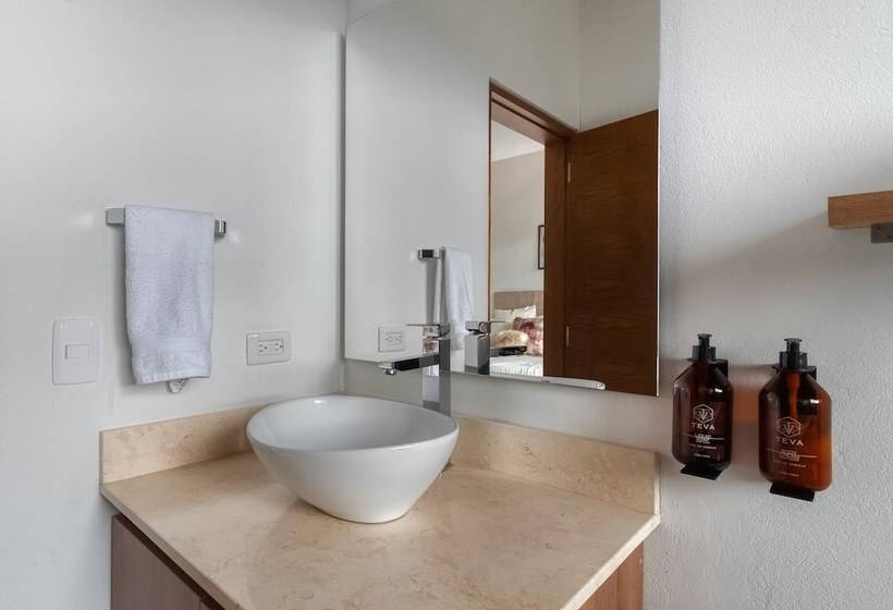 בית מלון כפרי Teva Glamping & Retreat