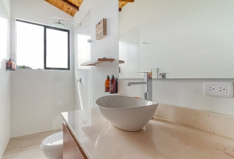 בית מלון כפרי Teva Glamping & Retreat