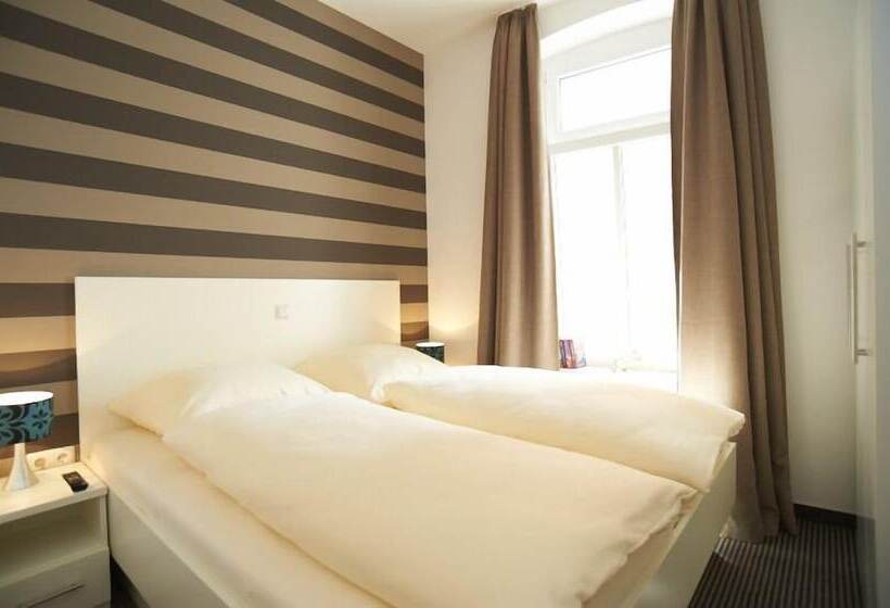 ペンション Haus Eisberg