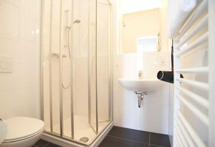 ペンション Haus Eisberg