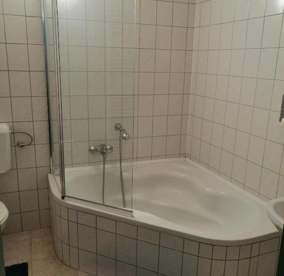 Bed and Breakfast Kisfaludy Vendégház  Sümeg