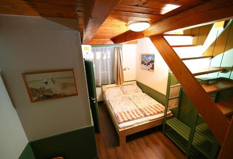 Bed and Breakfast Kisfaludy Vendégház  Sümeg