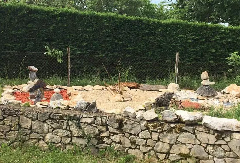 Aamiaismajoitus (B&B) Maison Dougnac