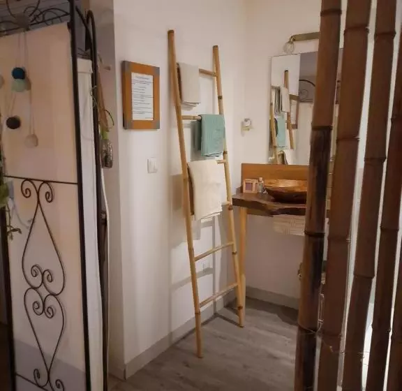 Aamiaismajoitus (B&B) Maison Dougnac