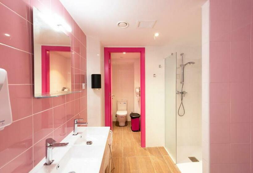 Hostelle   Women Only Hostel Barcelona