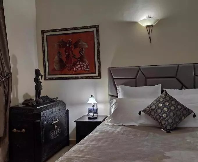 Hotelli Equi Palace & Spa Near Aeroport