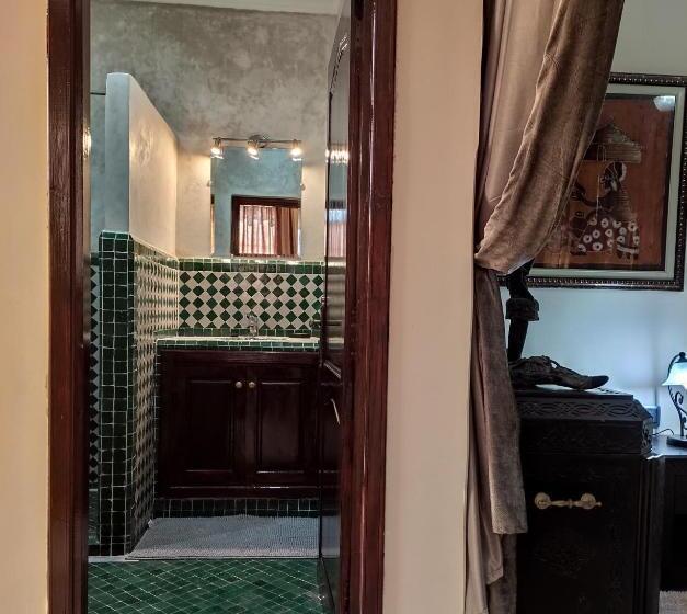 Отель Equi Palace & Spa Near Aeroport