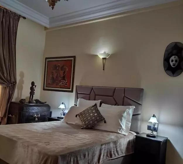 Hotelli Equi Palace & Spa Near Aeroport